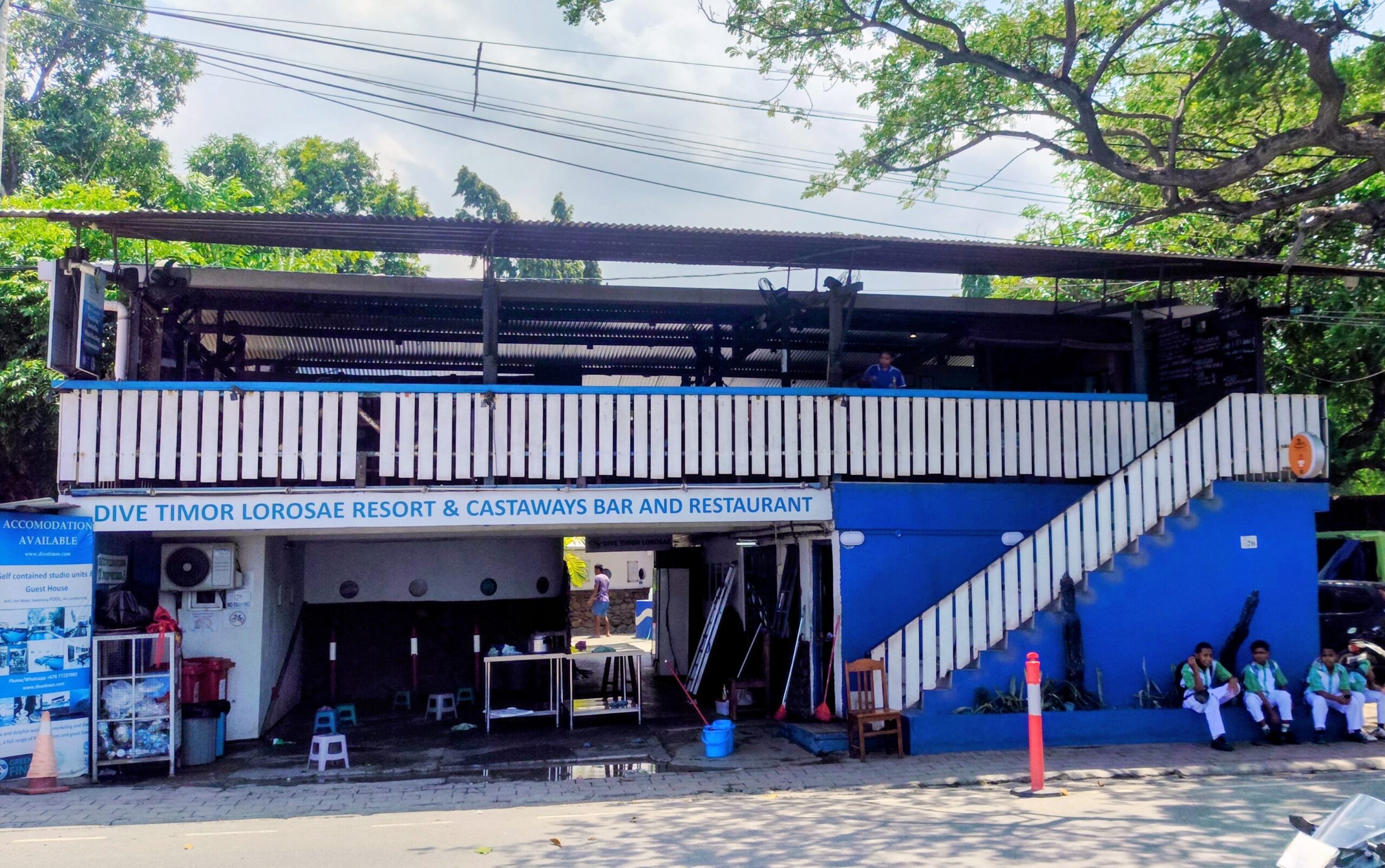About Castaways Bar and Restaurant